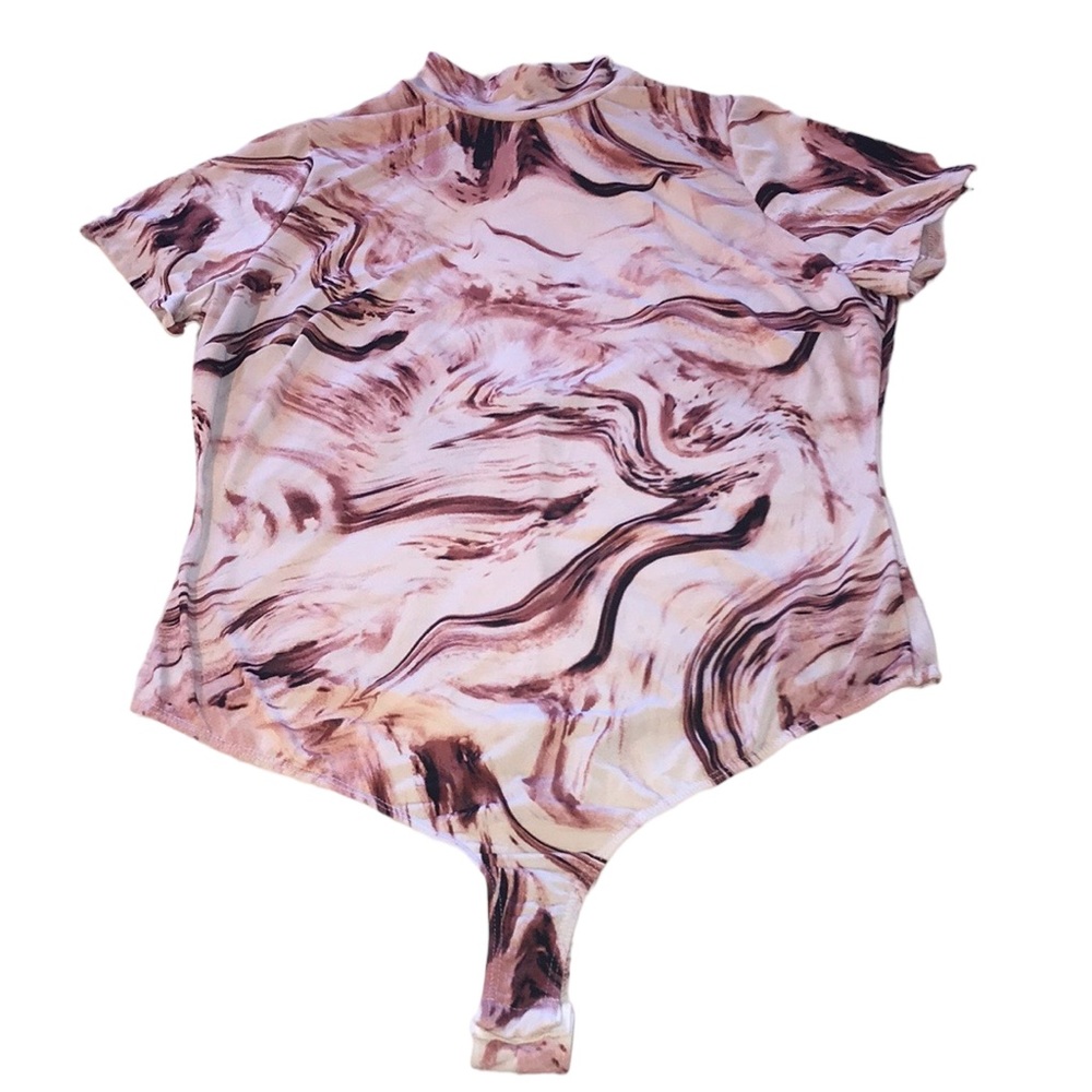 Fashion Nova Bodysuit Marble Swirl High Neck Short Sleeve Snap Closure Size 1x